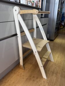 Klappbarer und platzsparender Montessori Lerntum
